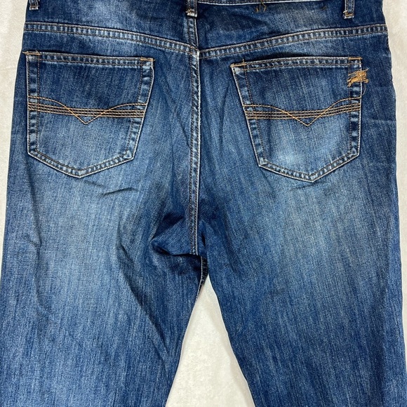 Burberry London Medium Wash 34W 32L Premium Denim Jeans Back Pock Logo Buttons - Picture 10 of 13